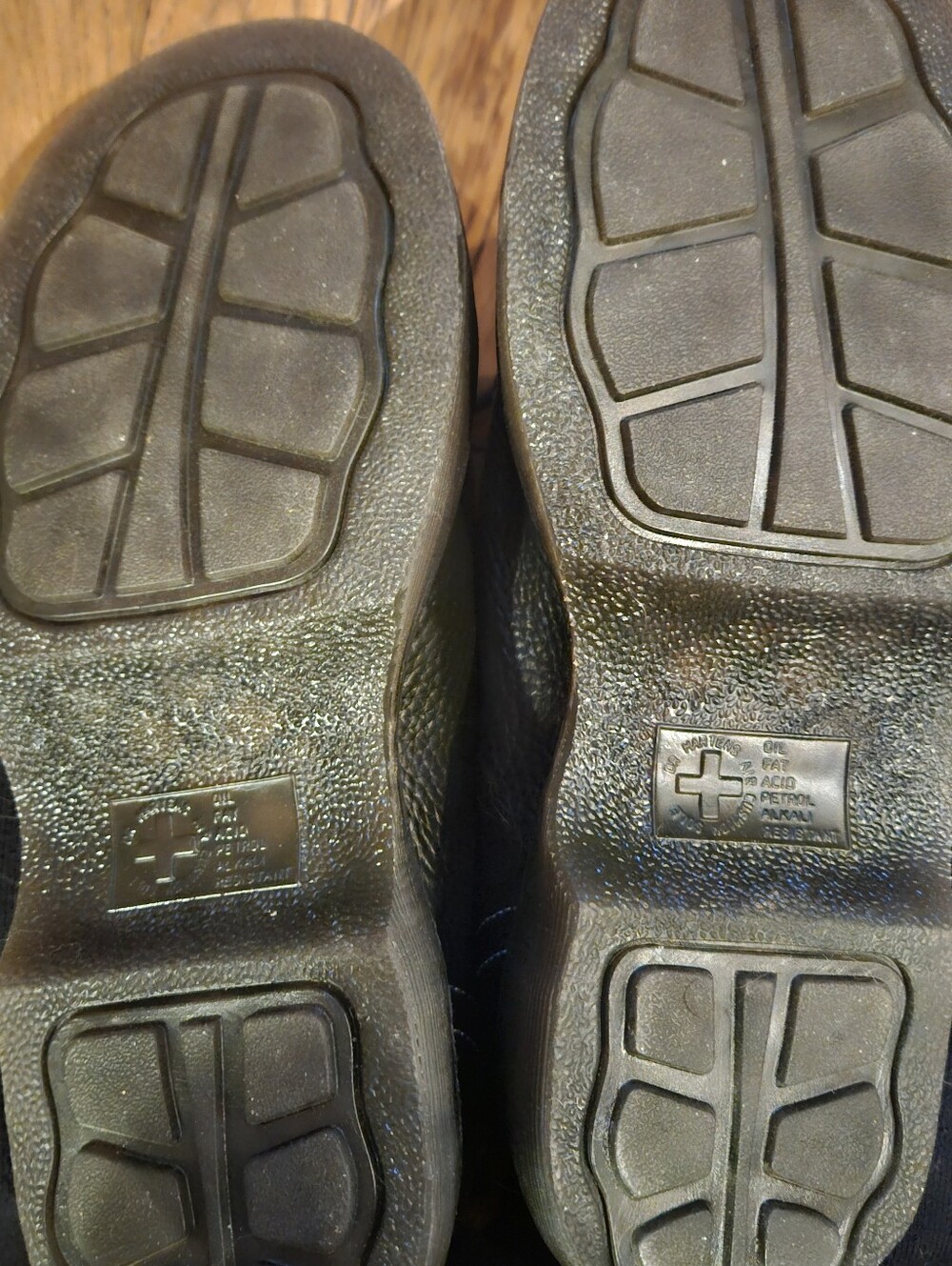 Dr. Martens Buzz 8-Eye Boots Black Leather - Picture 5 of 5